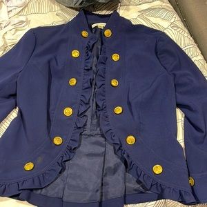 Beautiful John Paul Richard blazer. Gives your body an our shape glass.